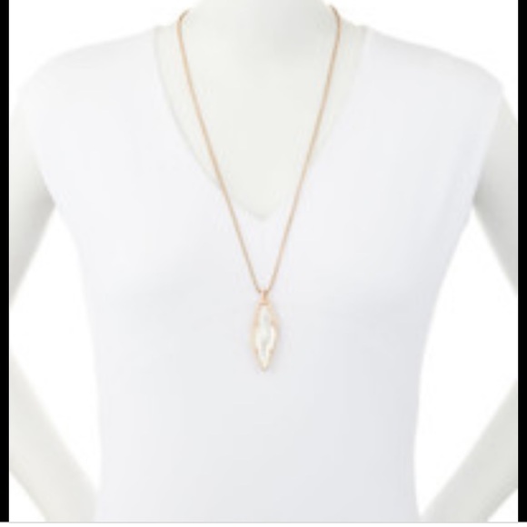 Kendra Scott Beatrice Necklace - Picture 4 of 4